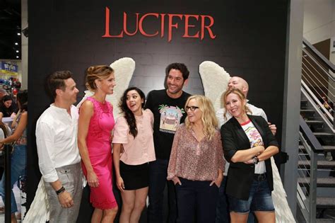 Comic Con Roundtable Interviews The Cast Of Lucifer