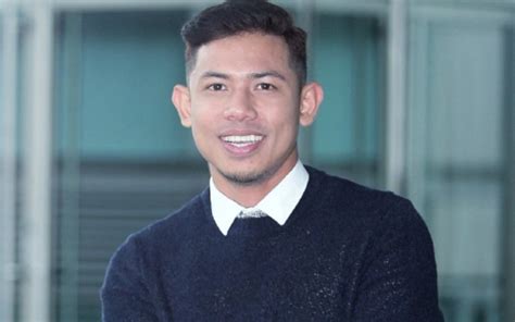 Live #surihatimrpilot fattah dintanya peminat tentang umur neelofa, malangnya fattah lupa tarikh lahir neelofa. Nabil Bengang Jadi Mangsa Isu Fattah Amin | Iluminasi