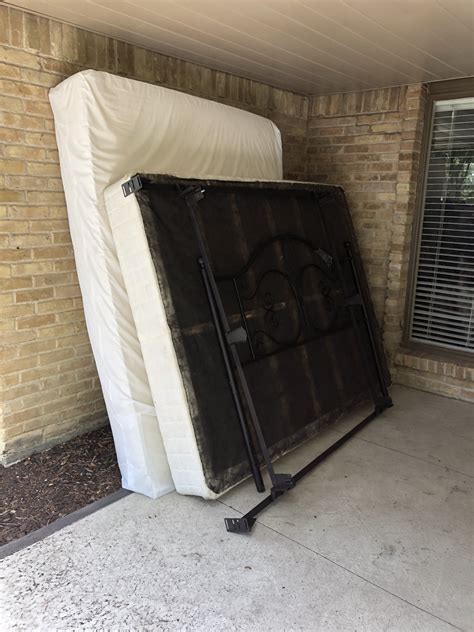 Mattress firm's outlet in dallas is conveniently located in the mockingbird lane. Junk Removal Dallas | Junk Hauling Dallas | Dunk Your Junk