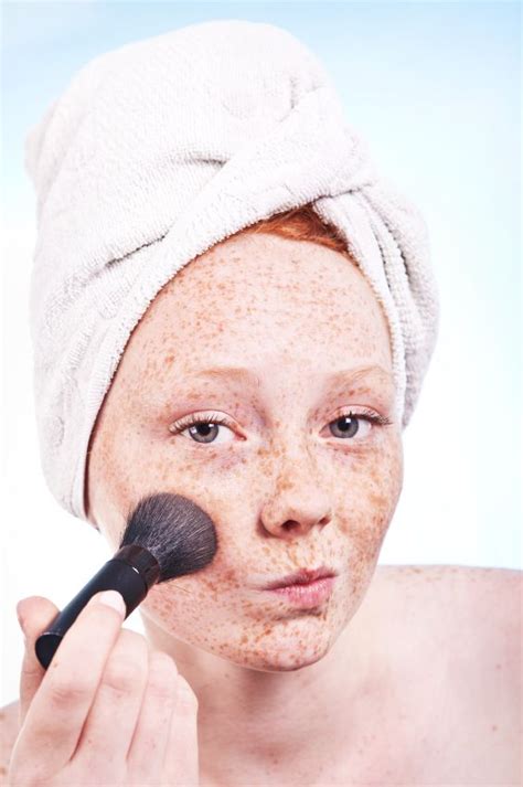 How To Effectively Cover Freckles And Sunspots Makeup To Cover Freckles Freckles Makeup How