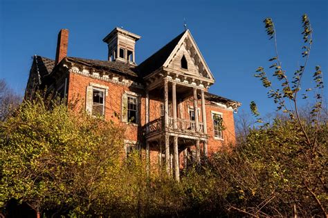 A 156 Year Old Victorian Mansion Sits Abandoned In Ohio Architectural