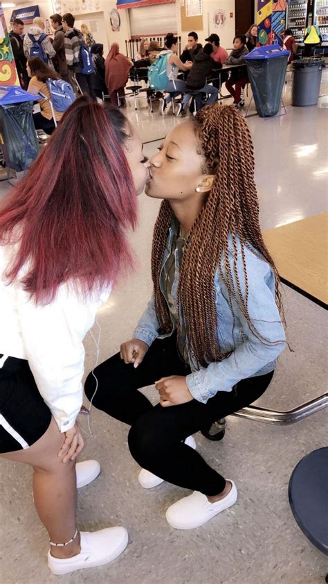 Pin by Diaryofthuggergirl on ᥫ couples Cute lesbian couples