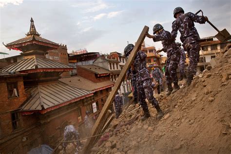 Nepal Earthquake Cremations Of Victims Begin Amid Aftershocks Photos Time