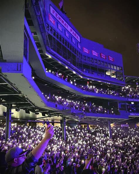 10 Best Live Music Venues In Boston To Jam Out At