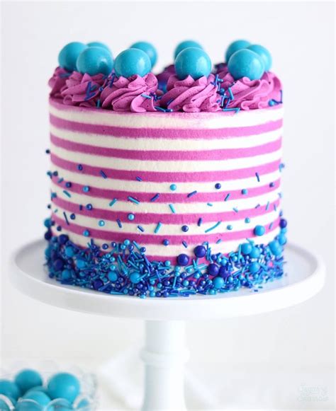 How To Create Striped Buttercream Cakes With A Cake Comb Sugar