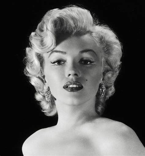 This is the video for you! Beauty ️ | Marilyn monroe biography, Marilyn monroe hair ...