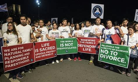 Philippine Catholics Protest Bill To Legalise Divorce Daily Mail Online
