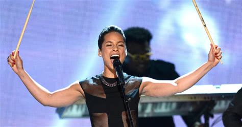 Alicia Keys And Maroon 5 Drum Up Grammy Collabo Cbs Pittsburgh