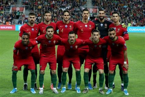 Portugal, whose starting 11 included six premier league players, created the best chances in the first half but jota was again denied, with ronaldo hungary. Ronaldo, Portugal Squad Donate Bonuses To Help Struggling ...