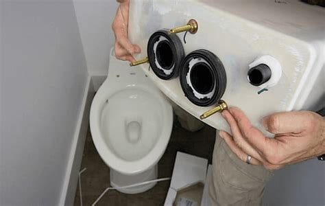Szisztematikus Elhelyezkedés út Toilet Leaks When Flushed Agyagedény