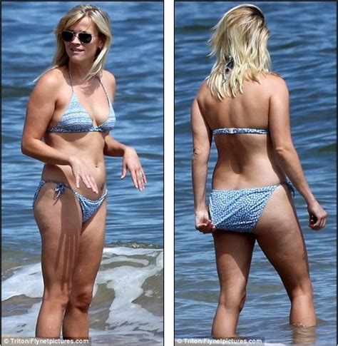 Famous And Celebrities Life S A Beach Reese Witherspoon Hits The