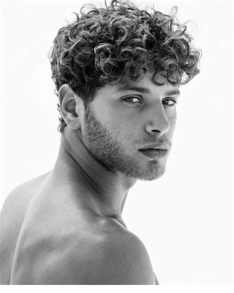 Afbeelding kan het volgende bevatten: 1 persoon, close-up | Cabelo