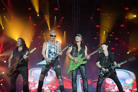 The film stars humphrey bogart as private investigator sam spade and. Scorpions é eleito o melhor show do Rock in Rio 2019 ...