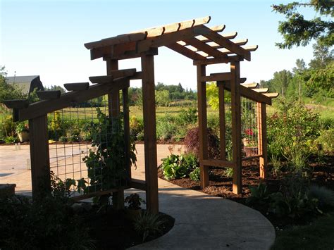 Entry Arbor With Peaked Roof Not Sure About The Side Wings Pergola