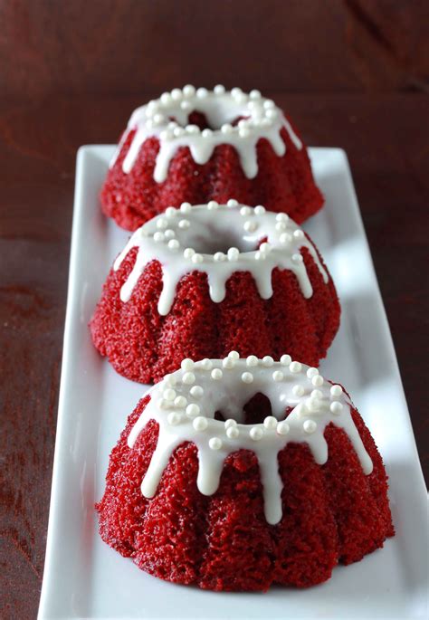 Perfectly portioned and ridiculously moist, these mini bundt cakes are truly a treat. Mini Red Velvet Bundt Cakes with Cream Cheese Glaze | Red ...