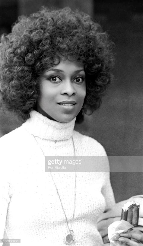 Vintage Black Glamour Vintage Gold Lola Falana 90s Hairstyles Famous African Americans