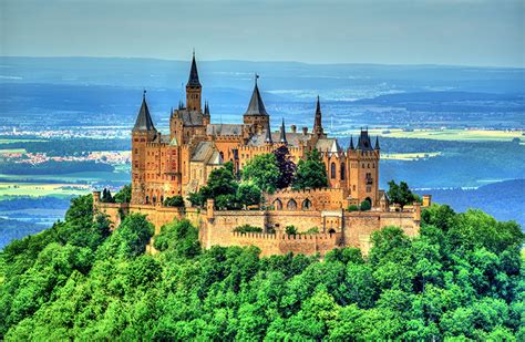 19 Largest Castles In The World The Most Impressive And Beautiful
