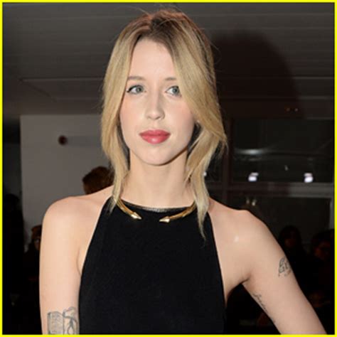 Peaches' father bob geldof was due to give a eulogy during the service, and her sister pixie was also expected to give a reading. British Model Peaches Geldof's Cause of Death Confirmed to ...