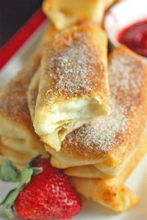 Working quickly, put one slice of banana into the center of each wrapper, topped with 1 teaspoon of peanut fill the center of each wonton with 2 teaspoons of nutella® and top with 2 strawberry slices. Best 25+ Wonton wrapper dessert ideas on Pinterest | Vegan ...