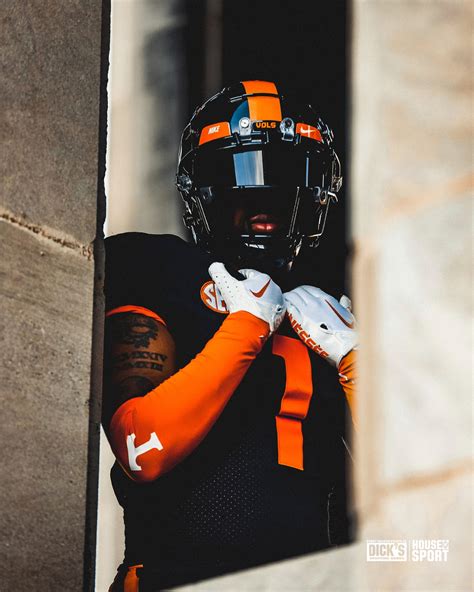 Look Images Of Tennessees New Black Helmet And Dark Mode Uniforms