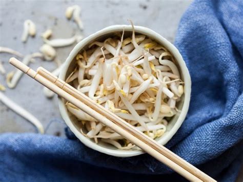 Bean Sprouts Nutrition Benefits Nutritions And Risks Greatist
