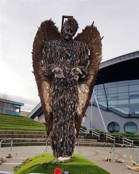 How does rian johnson's knives out use its image to tell a story about class warfare? The Knife Angel: a 27ft sculpture crafted out of 100,000 ...