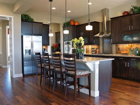 Having a neat, beautiful and luxurious house is the dream of all humans. The 25+ best Breakfast bar lighting ideas on Pinterest ...