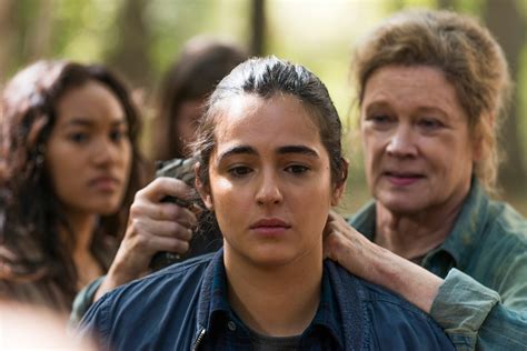 ‘walking Dead’ Star On Oceanside That Cliffhanger And ‘bad Ass’ Finale