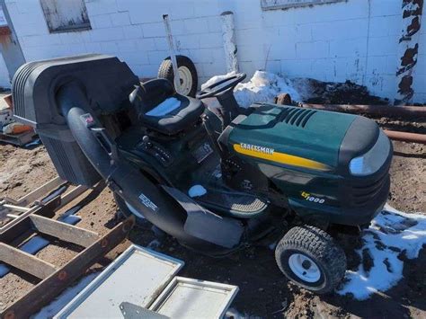 Craftsman Lt1000 Riding Lawn Tractor With Mower Deck And Rear Bagger