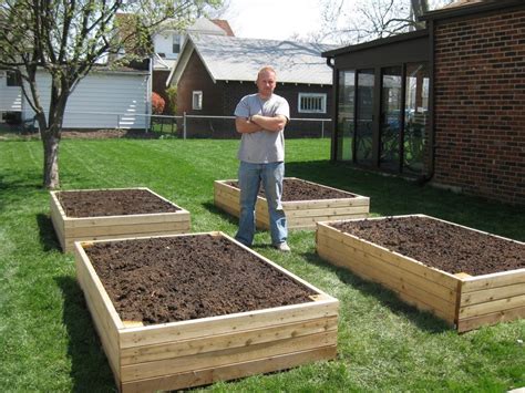 How To Build A Simple Vegetable Garden Box