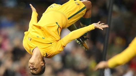 Jun 14, 2021 · sam kerr stuns football world with backflip in women's league cup final (fawsl) sam kerr (right) and the matildas meet sweden on wednesday morning. Sam Kerr Nike ad: Matildas skipper not chasing in on ...