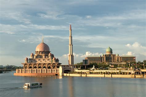 Ciri Seni Bina Masjid Di Malaysia