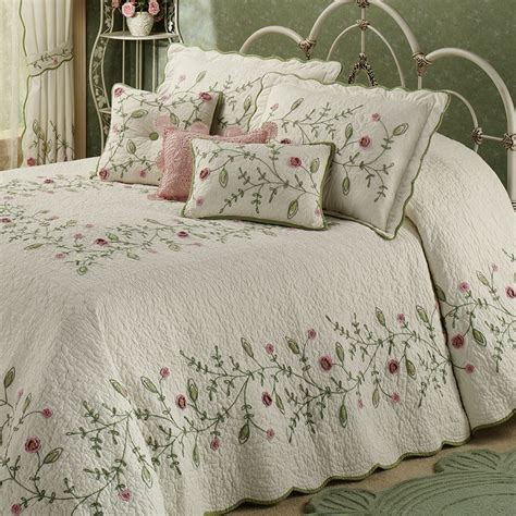 Posy Floral Oversized Quilted Bedspread Bedding Bed Linens Luxury