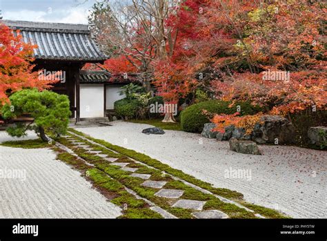 The Nanzen Ji Temple Complex Kyoto Japan Brightly Coloured Autumn