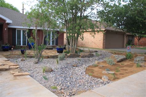 Incredible Xeriscape Front Yard For Small Space Home Decorating Ideas