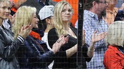 Supermodel Kate Upton Fires Back After Twitter Users Insult Her
