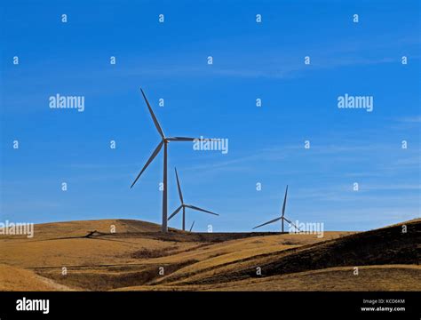 Altamont Pass Wind Farm Turbines California Stock Photo Alamy