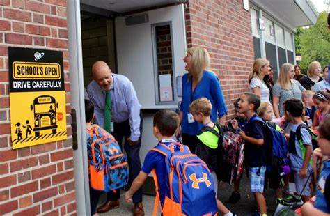 Watch Livingston Students Return For 1st Day Of School Livingston