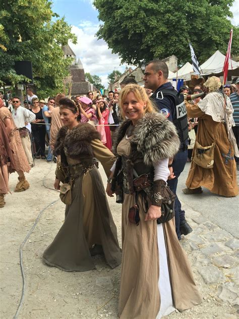 Larp costumes & authentic medieval clothing. DIY. DIY. Medieval fantasy larp costume home made.