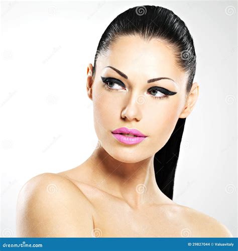 Visage De La Belle Femme Avec Le Maquillage De Mode Photo Stock Image Du Noir Caucasien 29827044