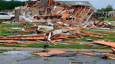 Más De Veinte Tornados Destrozan Casas En El Sur De Eeuu El Nuevo Herald