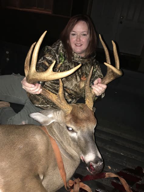 Lancaster Sc Huntress Kills Monster Buck Carolina Sportsman