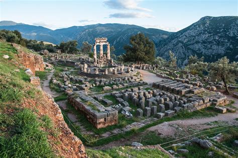 Welcome To Delphi Antiquitys Center Of The Earth Explore Greece