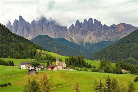 7 Stunning Easy Day Hikes In The Dolomites Italy Map