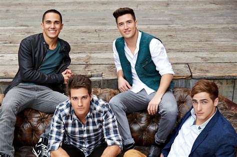 It focuses on the hollywood misadventures of four hockey players from duluth, minnesota, kendall knight, james diamond, carlos garcia, and logan mitchell, after they are selected to form a boy band by fictional mega. Big Time Rush Indonesia: June 2013