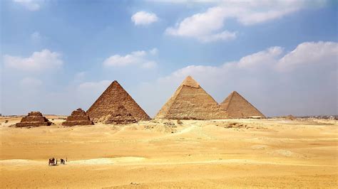 Visit Pyramids Of Giza 2023 Timings Getting There And Travel Tips