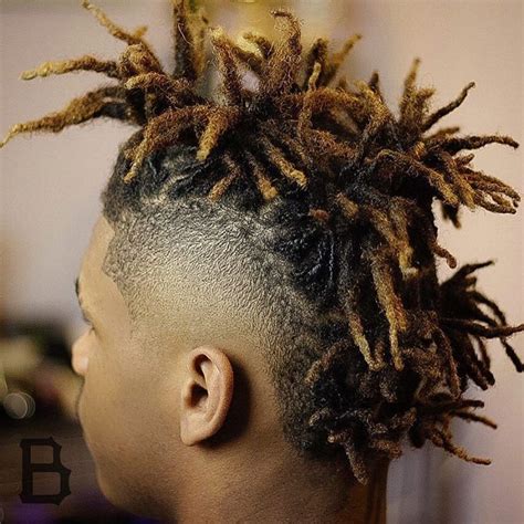 Styling this hairstyle can be a bit troublesome. Mohawk With Dreadlocks | Dreadlock hairstyles for men ...