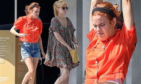 Tallulah Willis Flashes Her Tummy While Grabbing Lunch With Sister Rumer In Los Angeles Daily