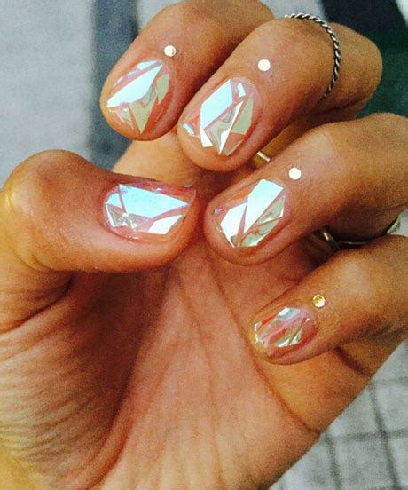 Shattered Glass Nail Manicure Trends