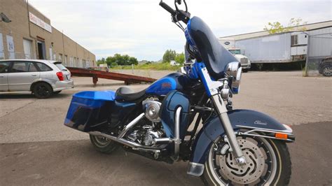 Custom Harley Ultra Classic Two-Tone Paint Job - YouTube